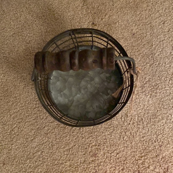 Primitives by Kathy Tin Bucket - Picture 2 of 3